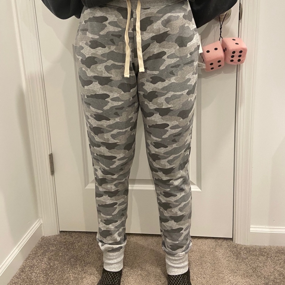 Amazon Essentials Camo Sweatpants